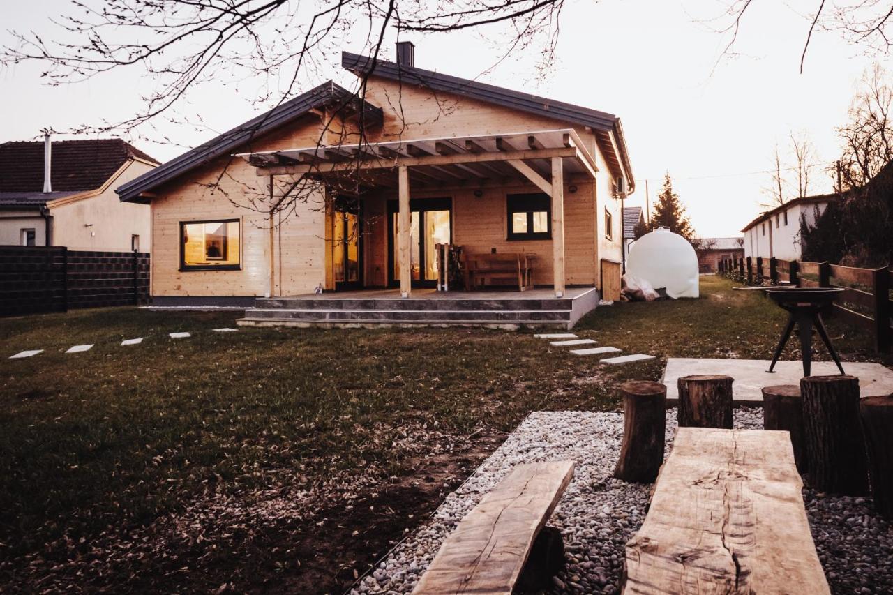 Holiday Home Nightswim Inn Vrbovec Εξωτερικό φωτογραφία