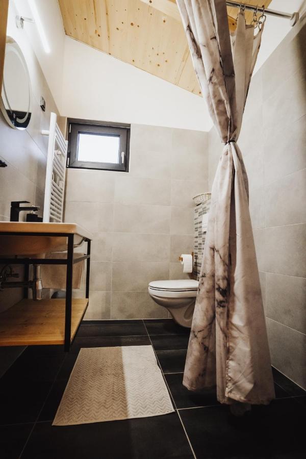 Holiday Home Nightswim Inn Vrbovec Εξωτερικό φωτογραφία