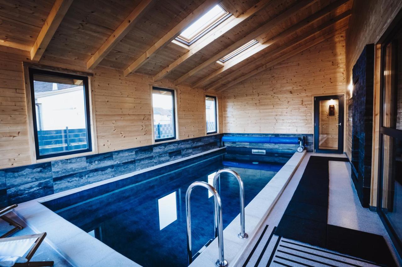 Holiday Home Nightswim Inn Vrbovec Εξωτερικό φωτογραφία